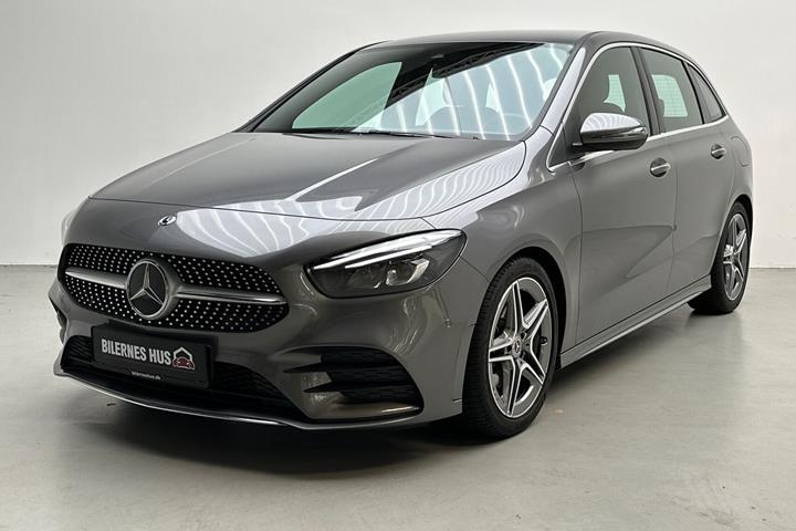 Grå Mercedes B200 fra 2020