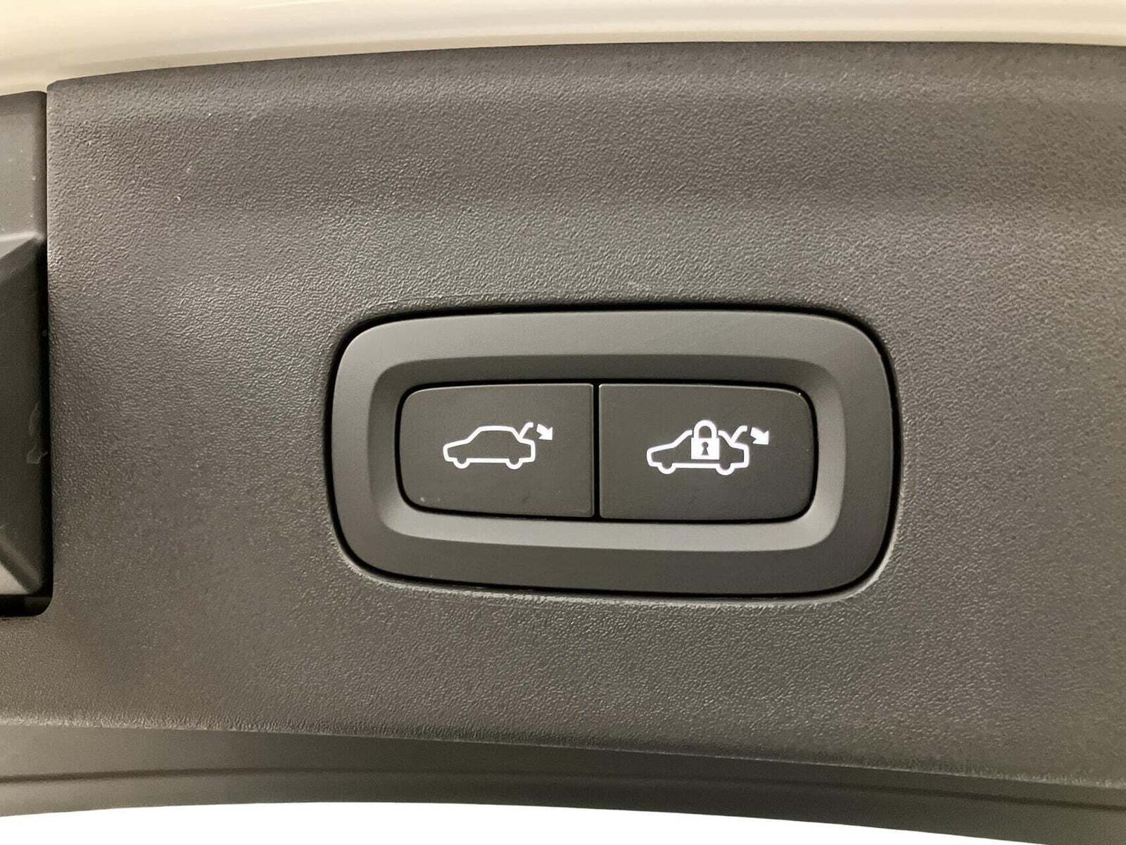 Hvid Polestar 2 fra 2023