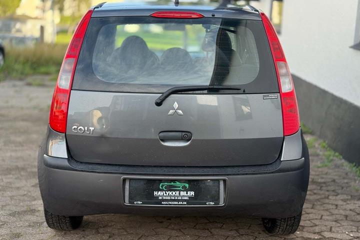 undefined Mitsubishi Colt fra 2005 set udefra