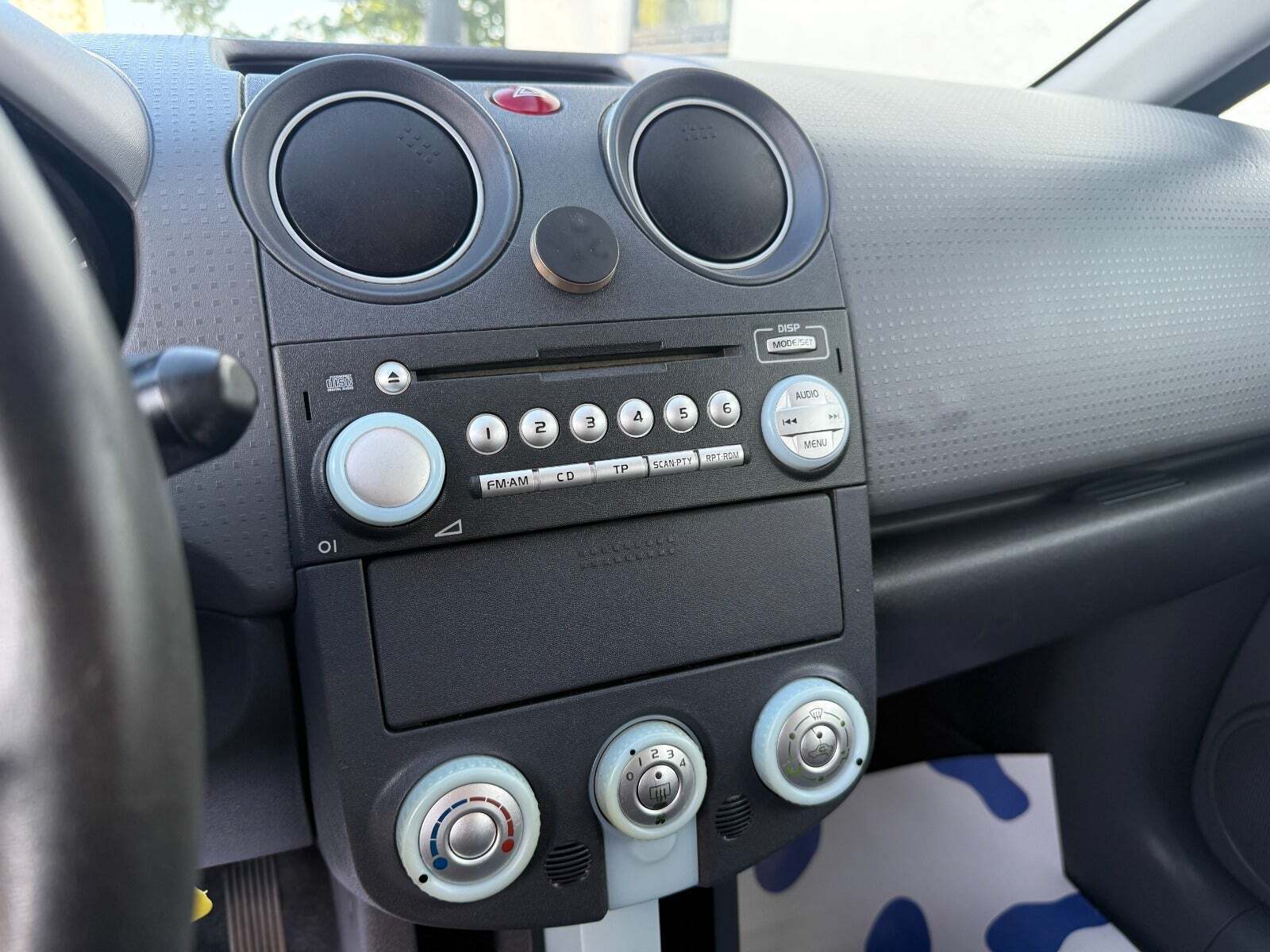 undefined Mitsubishi Colt fra 2005 set indefra