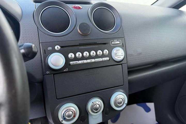 undefined Mitsubishi Colt fra 2005 set indefra
