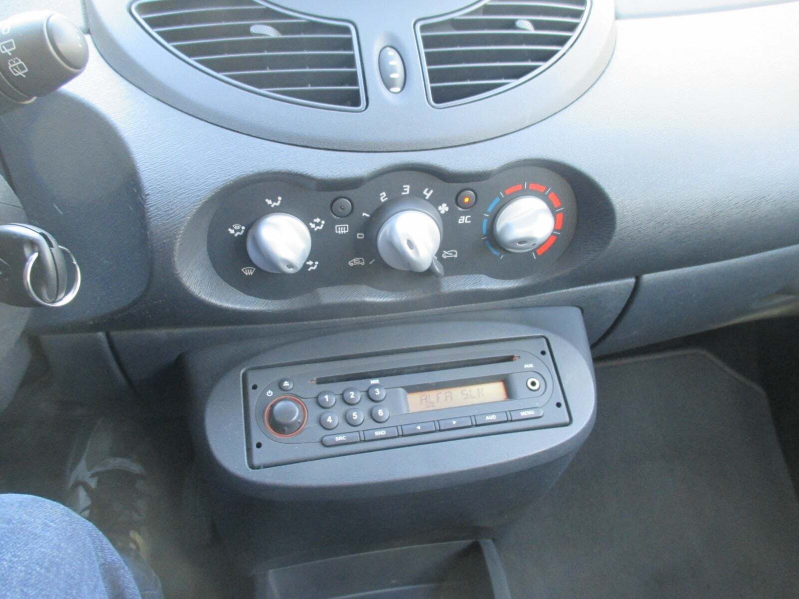 Sølv Renault Twingo fra 2010