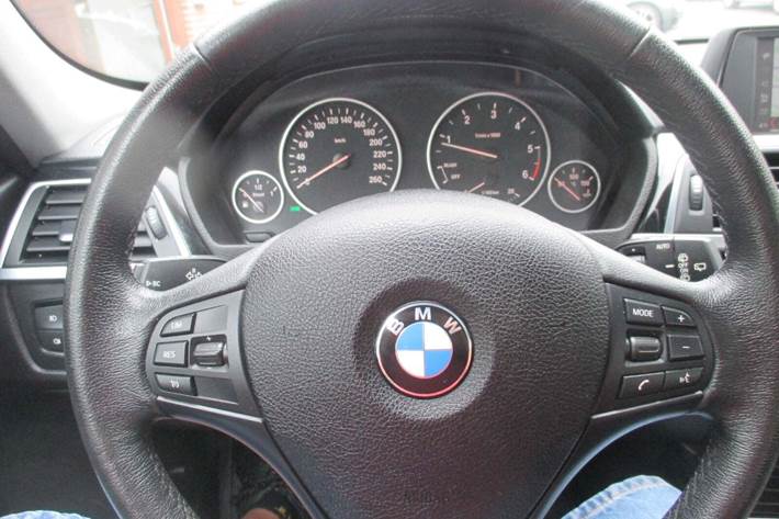 Sort BMW 320d fra 2018