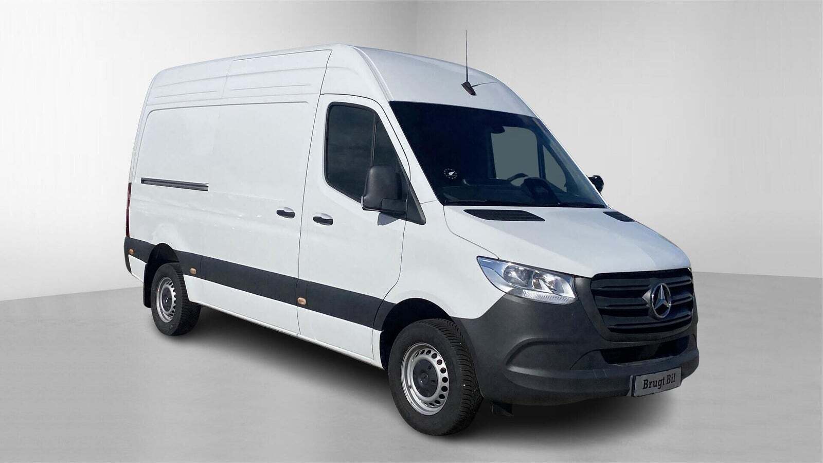 Hvid Mercedes Sprinter 317 fra 2024