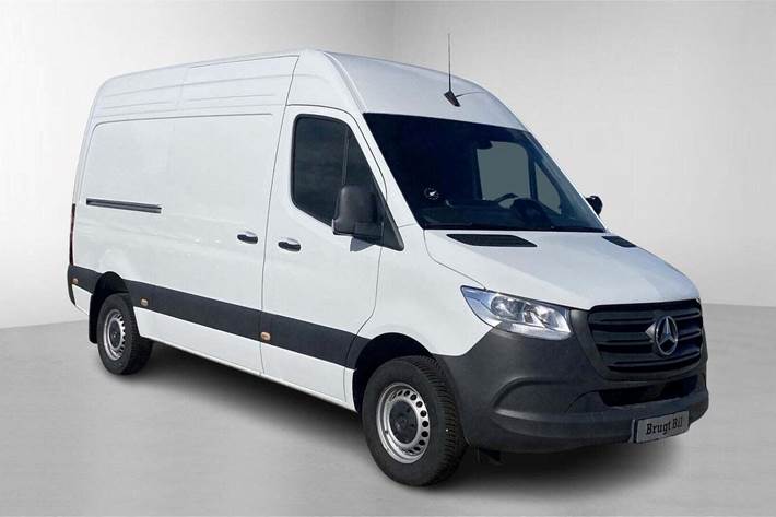 Hvid Mercedes Sprinter 317 fra 2024