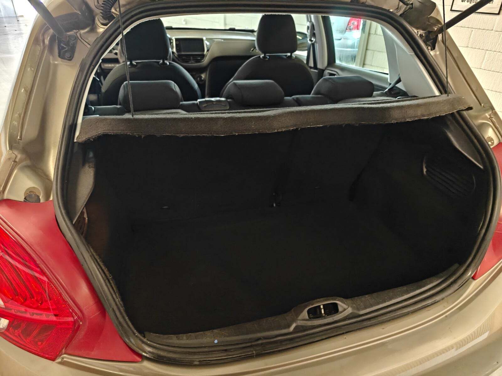 Peugeot 208 1,6 e-HDi 92 Active