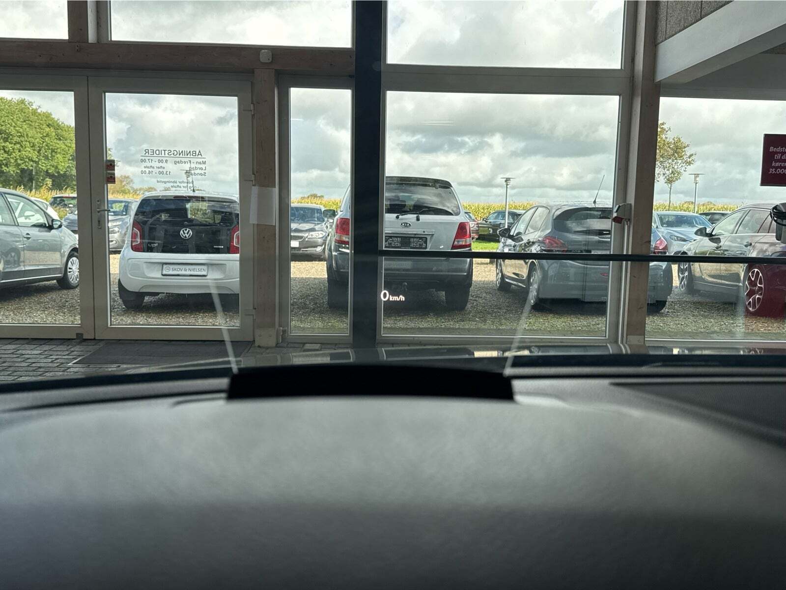 Blå VW Passat fra 2017