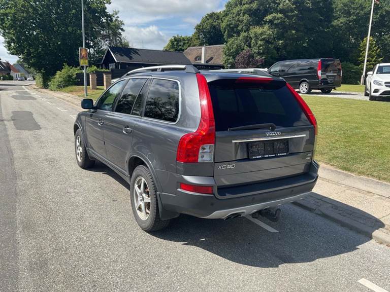 Volvo XC90 2,4 D5 185 Summum aut. AWD Van