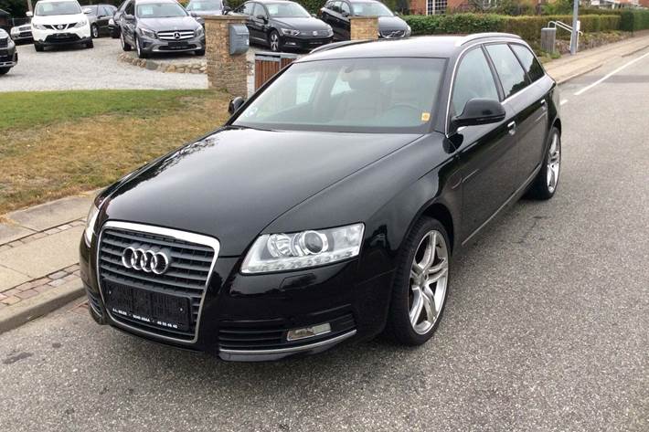 Sort Audi A6 fra 2010 set udefra