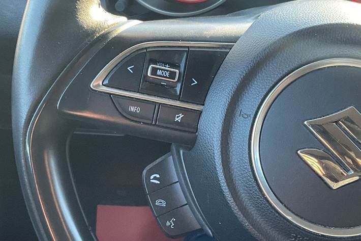 Grå Suzuki Swift fra 2019