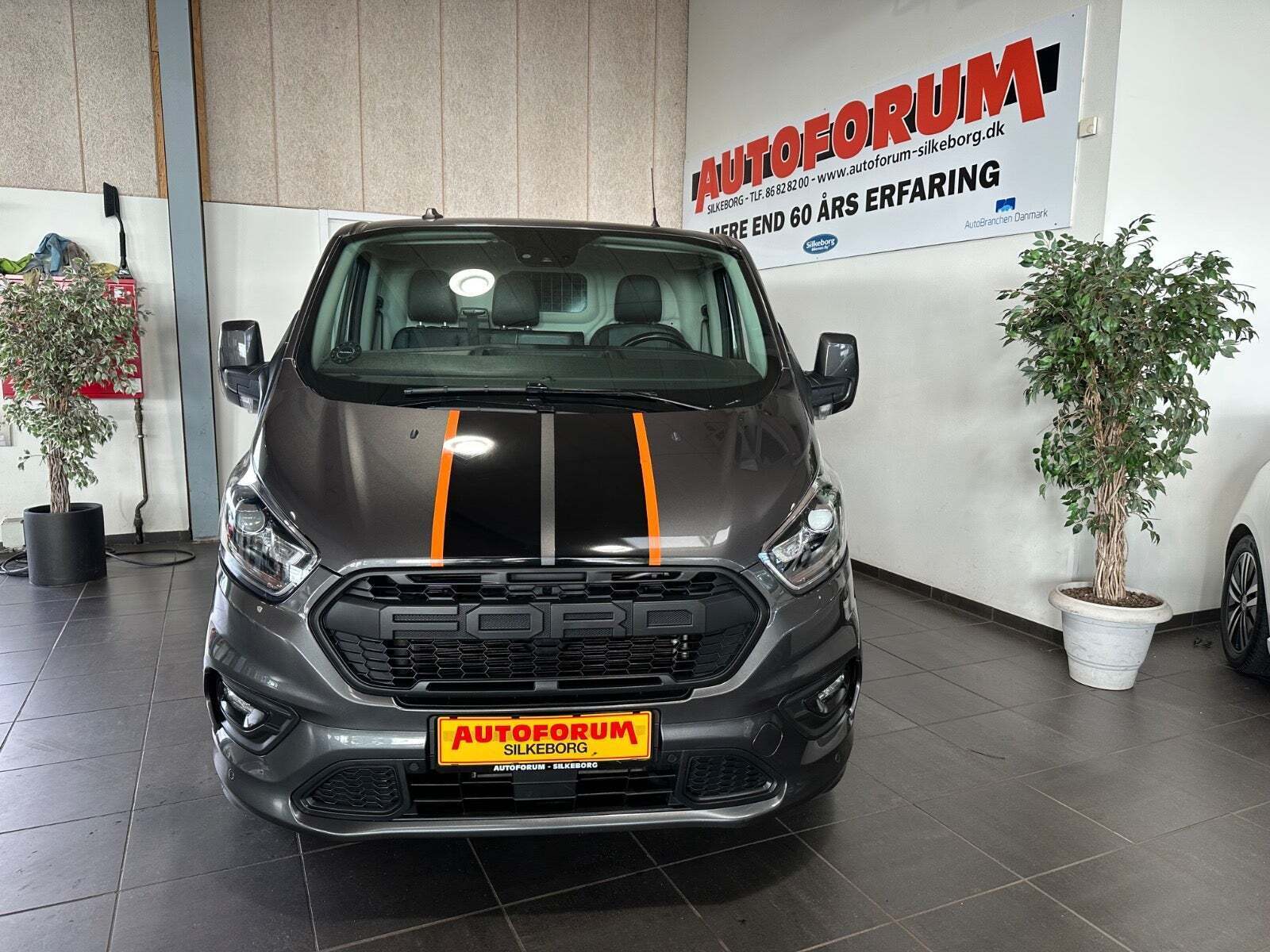 Ford Transit Custom 320L 2,0 TDCi 185 Sport aut.