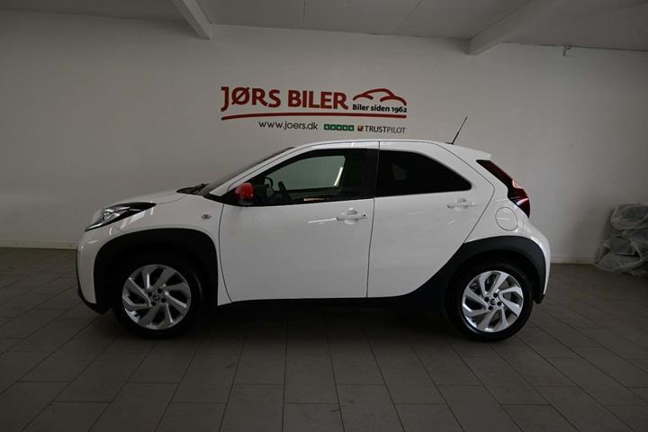 Hvid Toyota Aygo X fra 2024