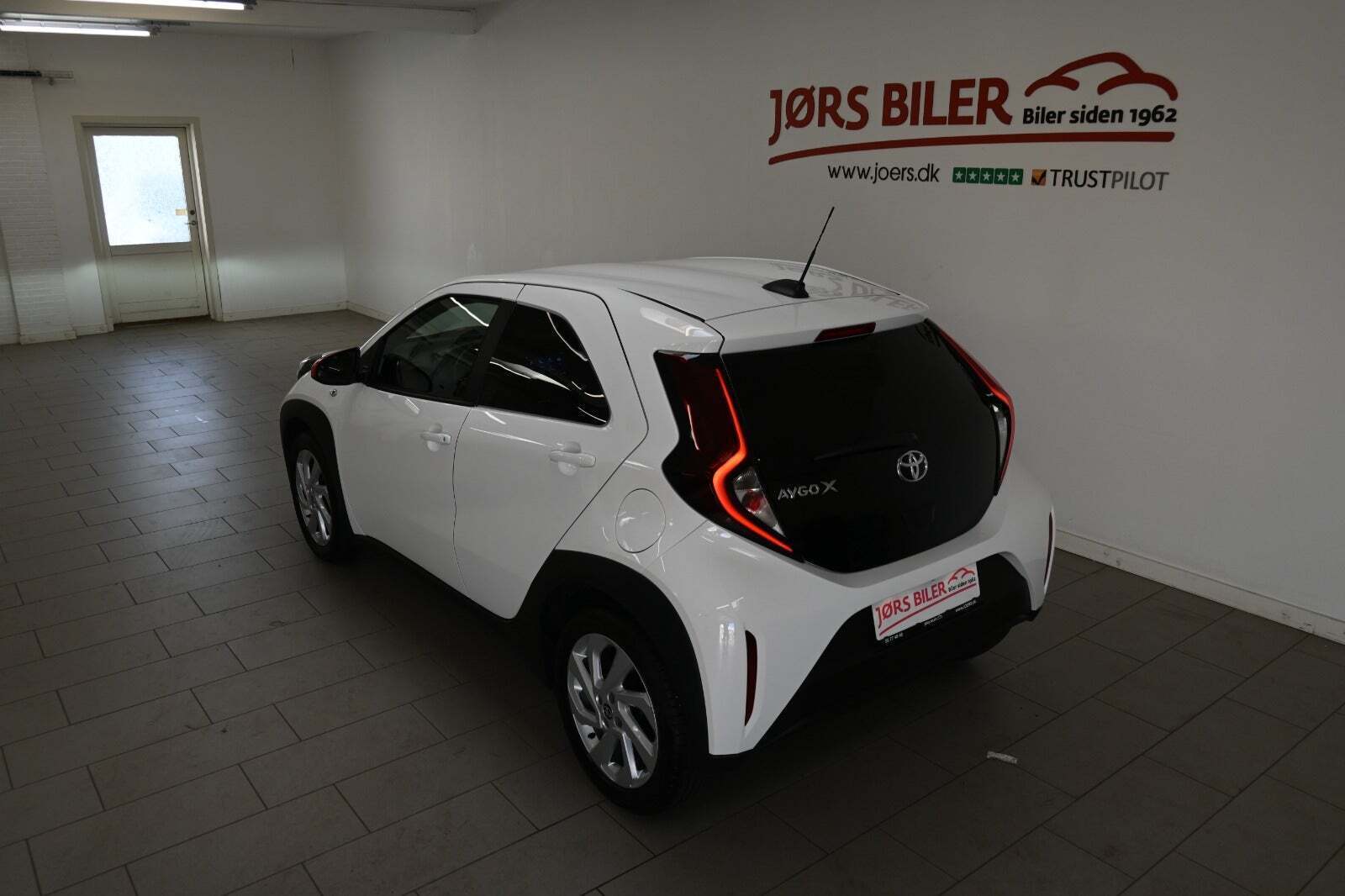 Hvid Toyota Aygo X fra 2024