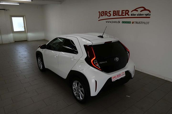 Hvid Toyota Aygo X fra 2024