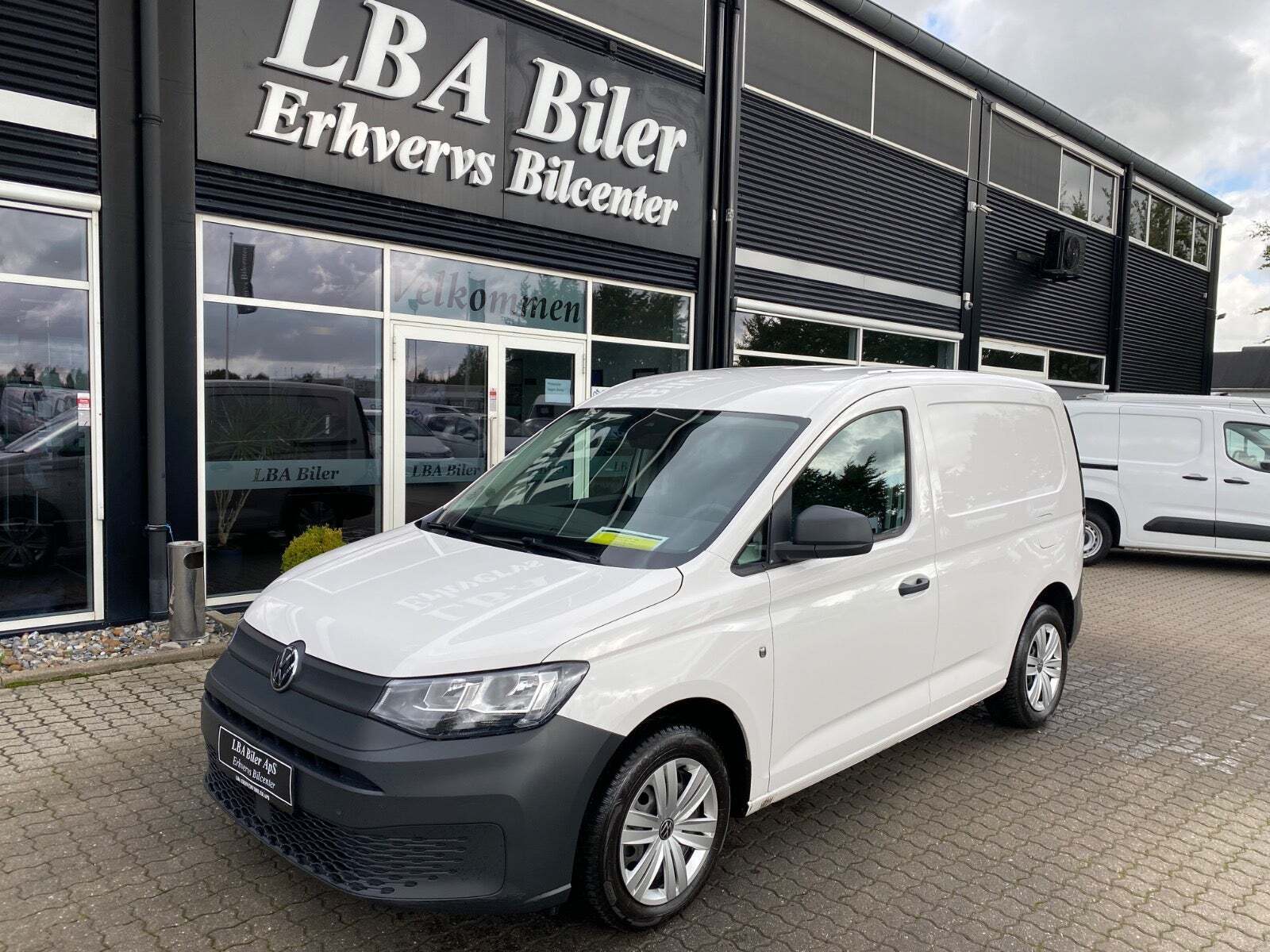 Hvid VW Caddy fra 2021