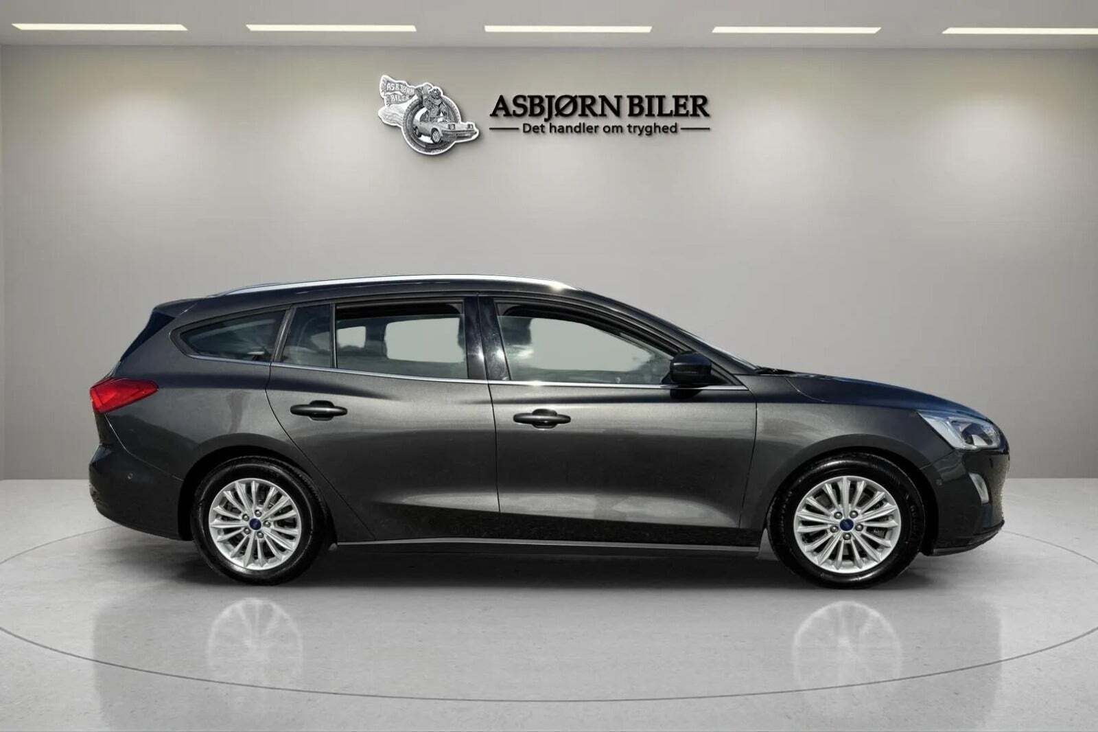 Grå Ford Focus fra 2019