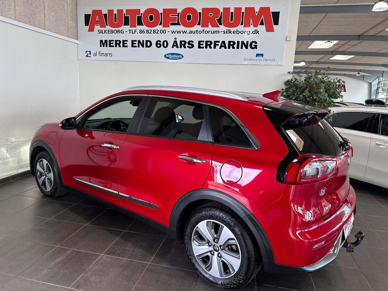 Rød Kia Niro fra 2019