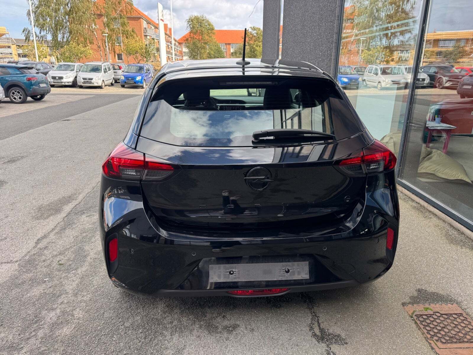Sort Opel Corsa-e fra 2024