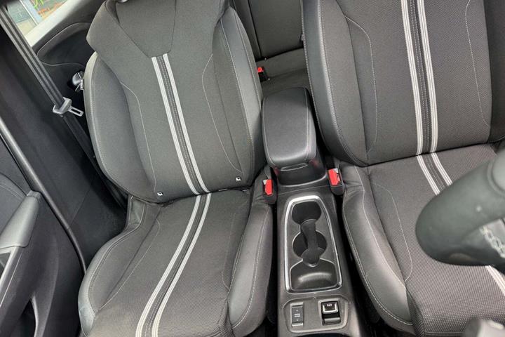 Sort Opel Corsa-e fra 2024