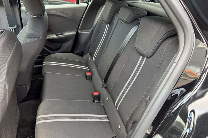 Sort Opel Corsa-e fra 2024
