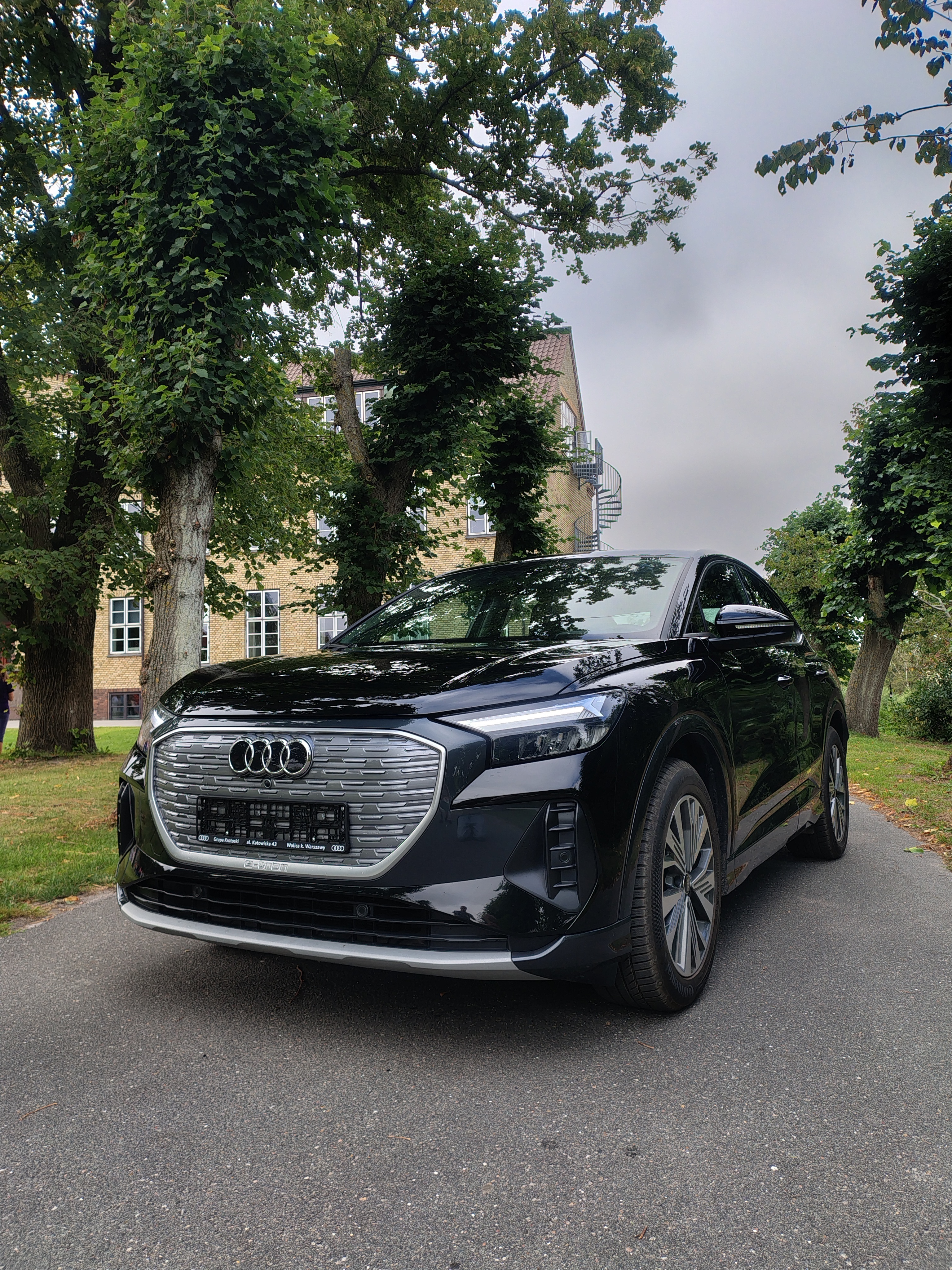 Sort Audi e-tron fra 2023