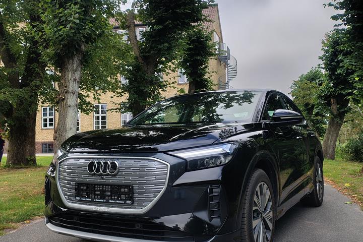 Sort Audi e-tron fra 2023