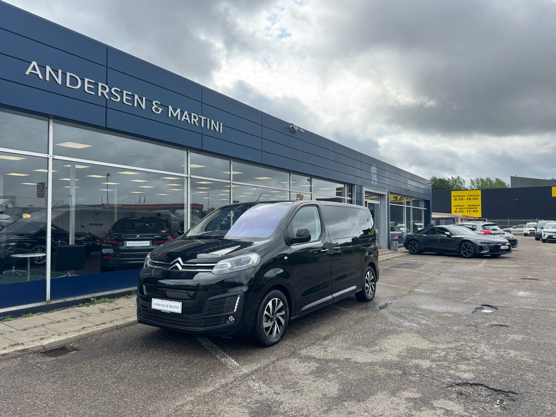 Sort Citroën ë-SpaceTourer fra 2024