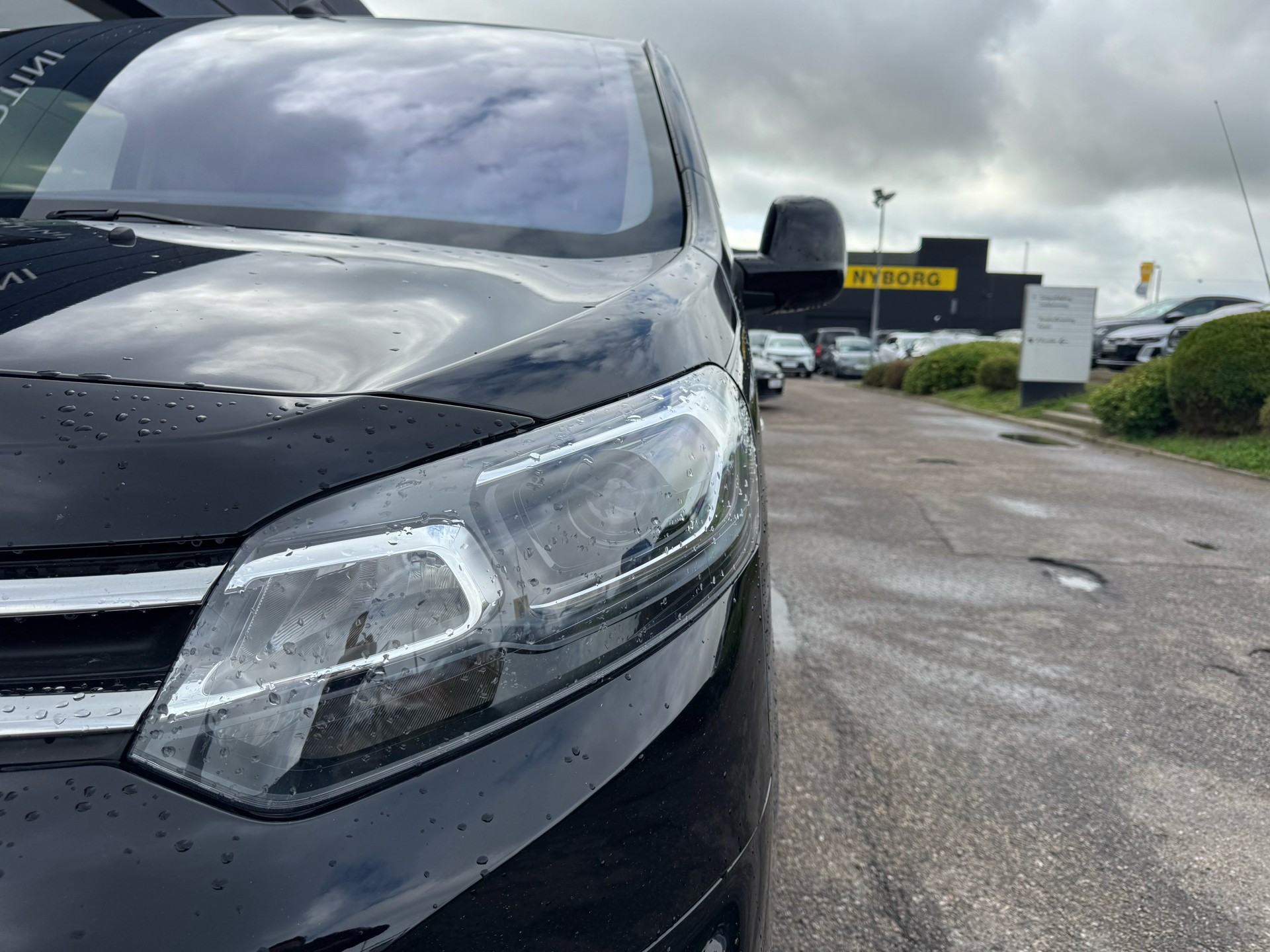 Sort Citroën ë-SpaceTourer fra 2024