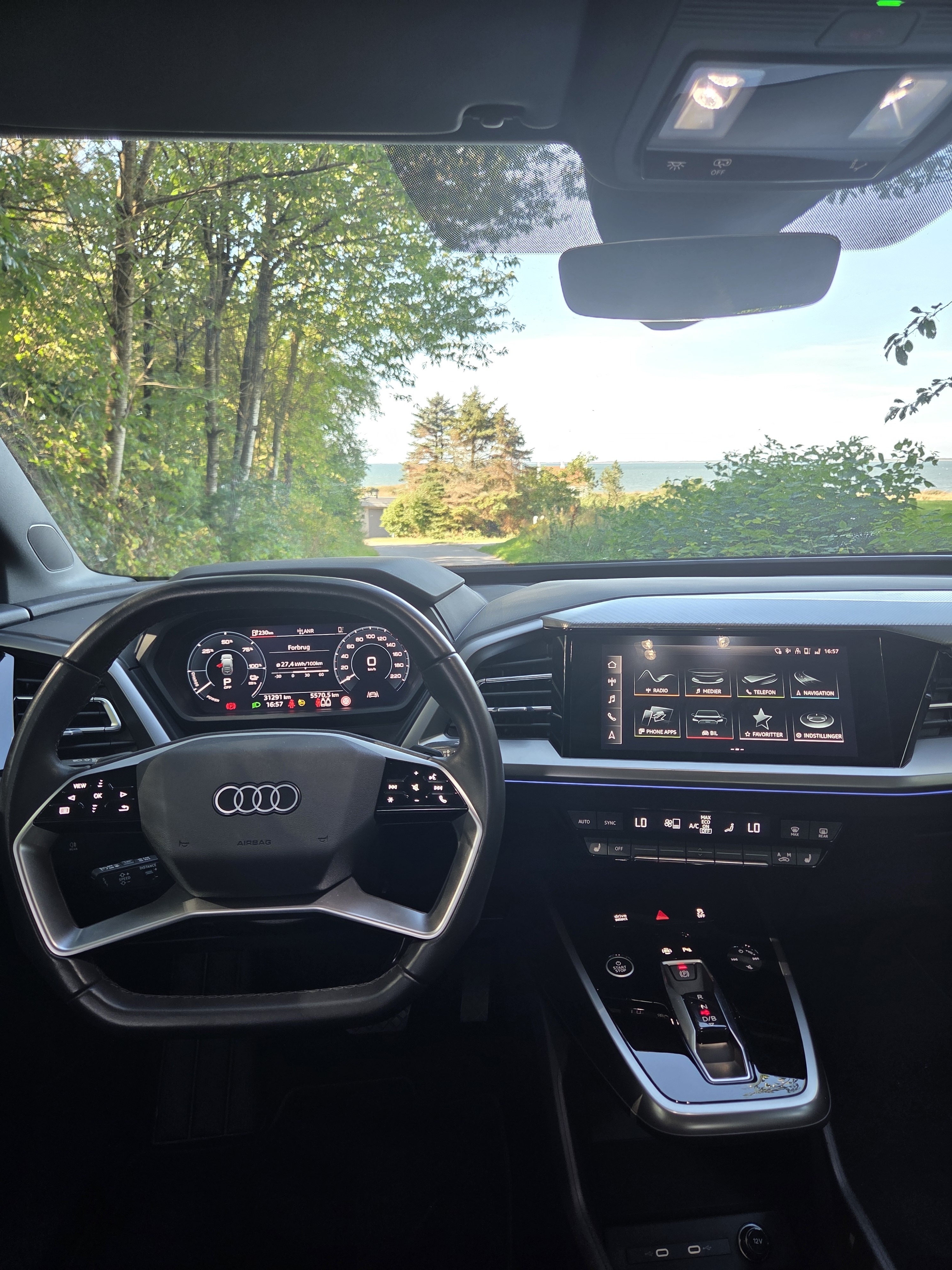 Sort Audi e-tron fra 2023
