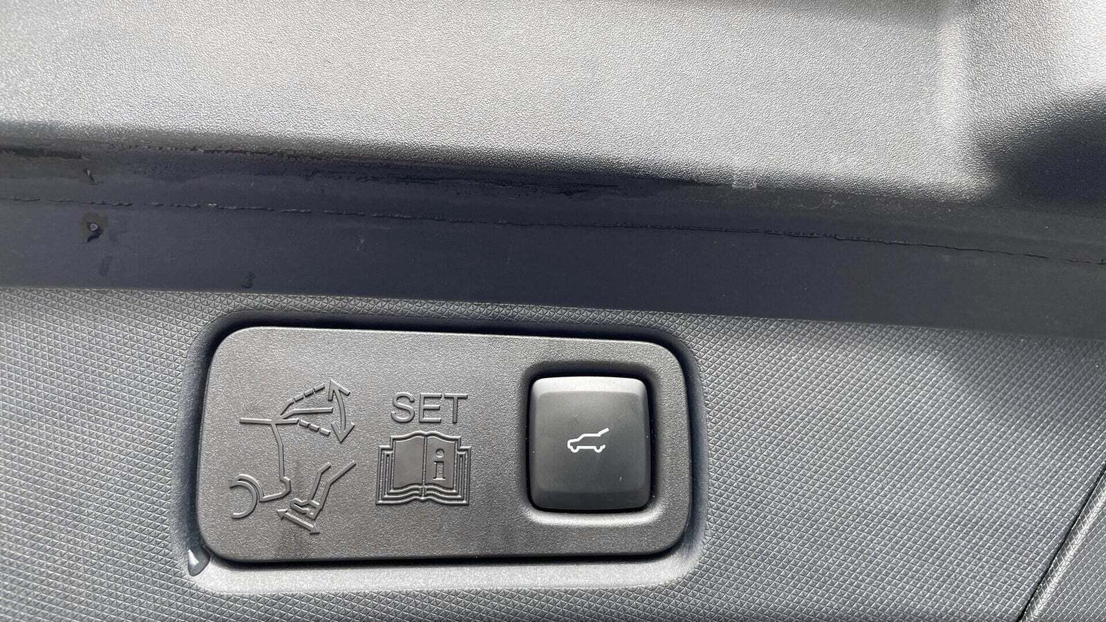 Blå Ford Mustang Mach-E fra 2023