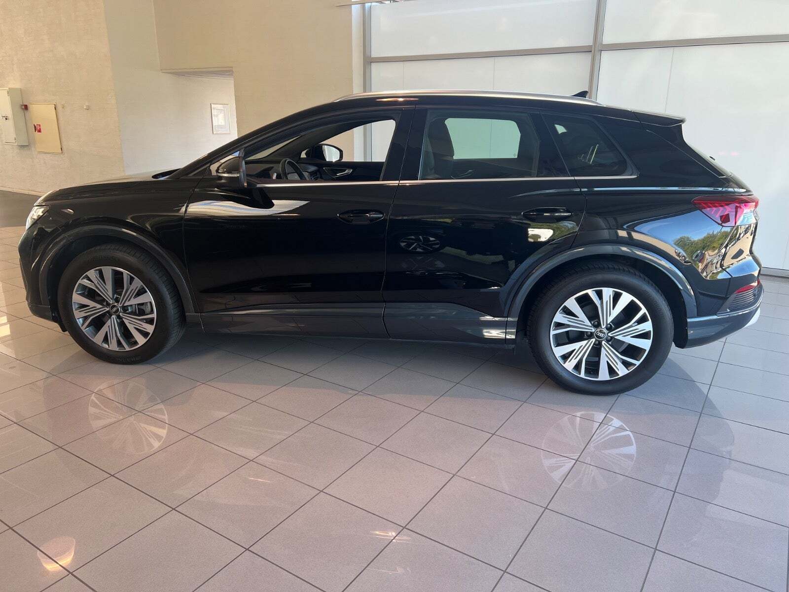 Sort Audi Q4 e-tron fra 2023