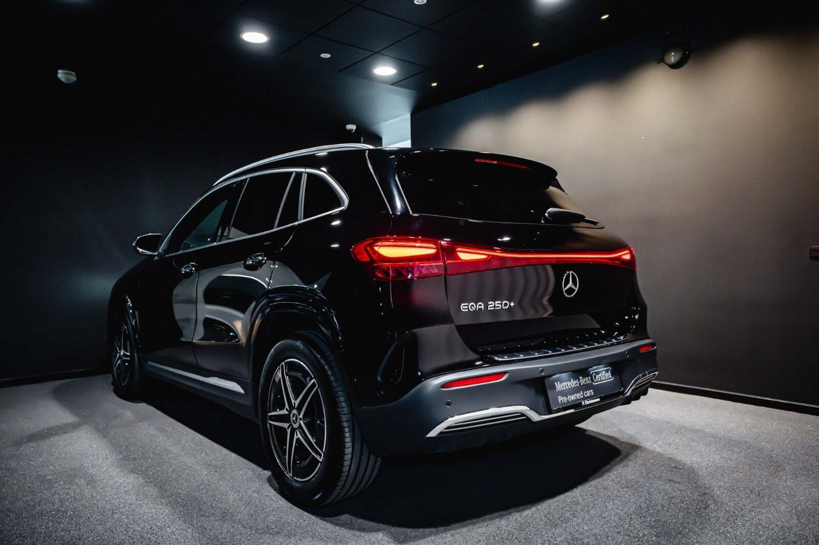 Sort Mercedes EQA250+ fra 2025