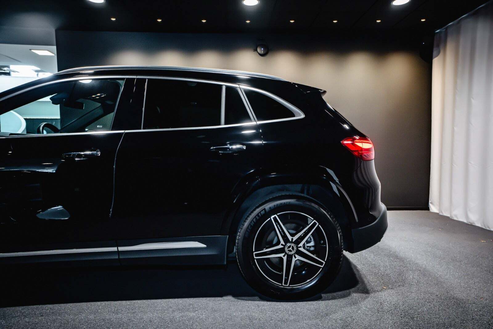 Sort Mercedes EQA250+ fra 2025