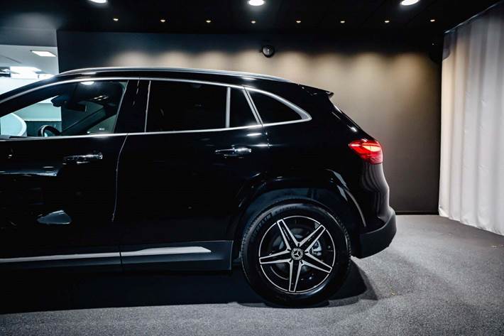 Sort Mercedes EQA250+ fra 2025