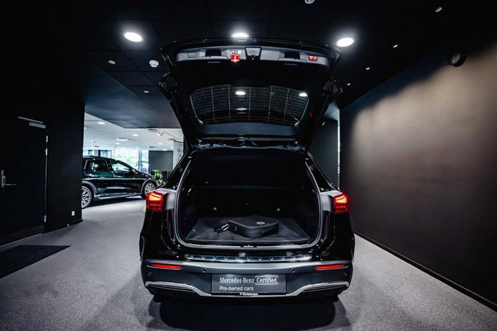 Sort Mercedes EQA250+ fra 2025