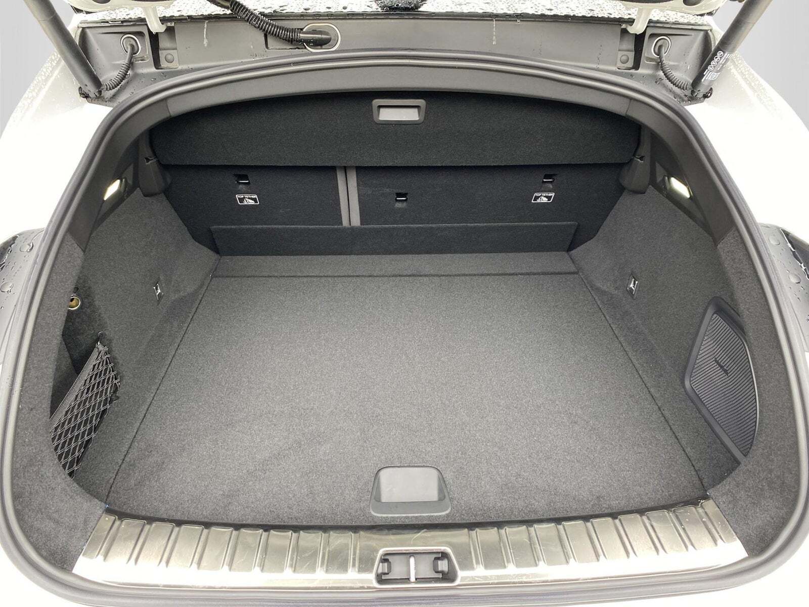 Hvid Polestar 4 fra 2025