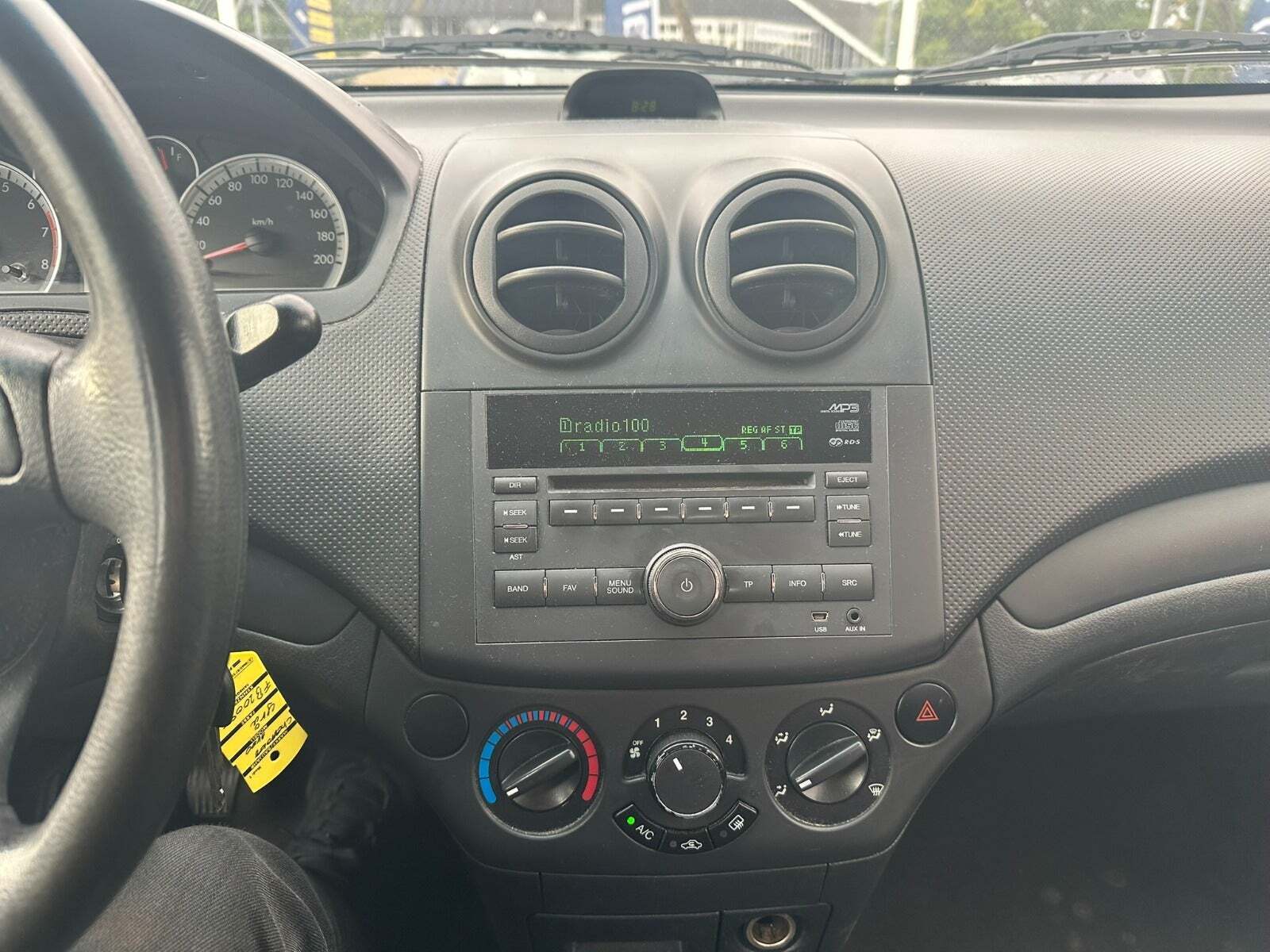 Grå Chevrolet Aveo fra 2011