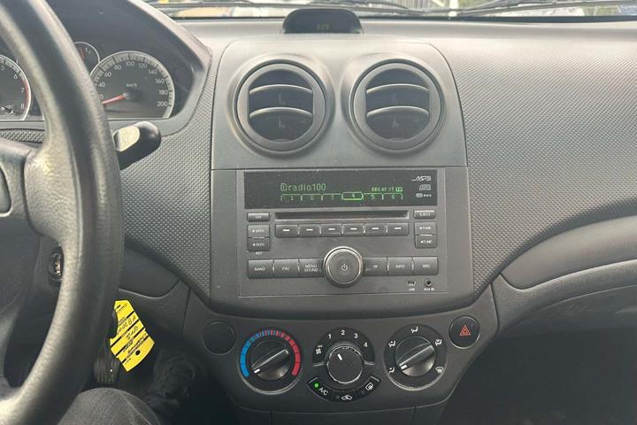 Grå Chevrolet Aveo fra 2011
