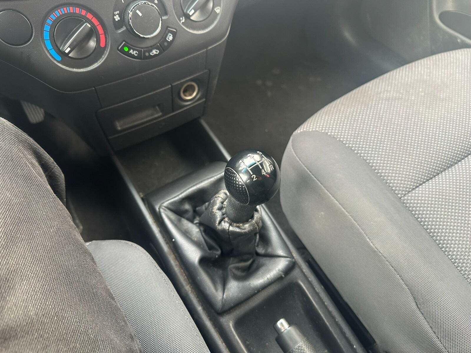 Grå Chevrolet Aveo fra 2011