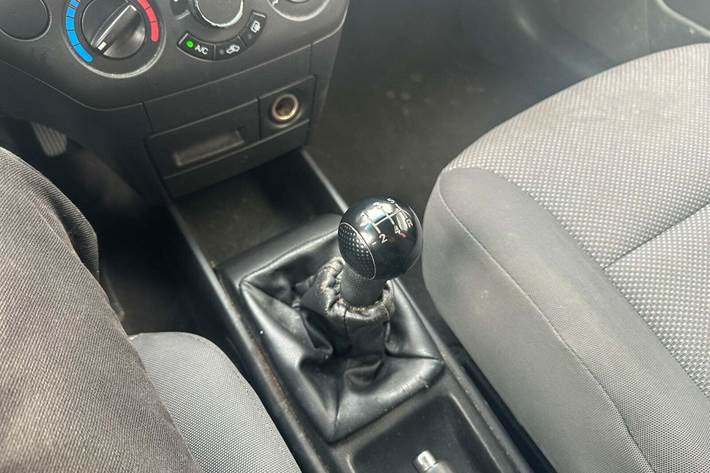 Grå Chevrolet Aveo fra 2011