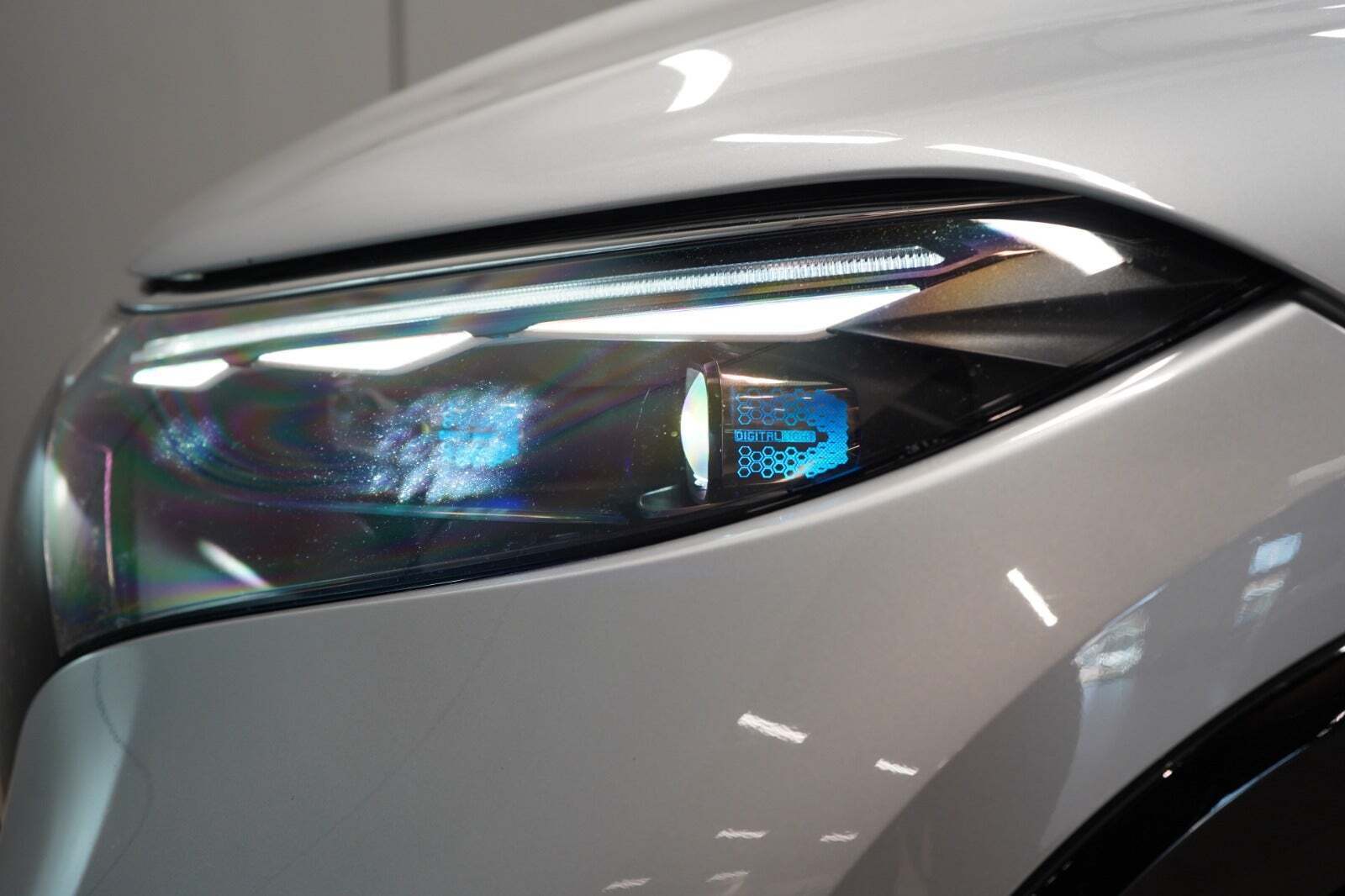 Sølv Mercedes EQS450+ SUV fra 2024