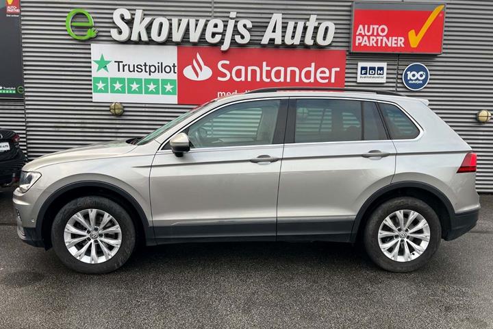 Grå VW Tiguan fra 2018