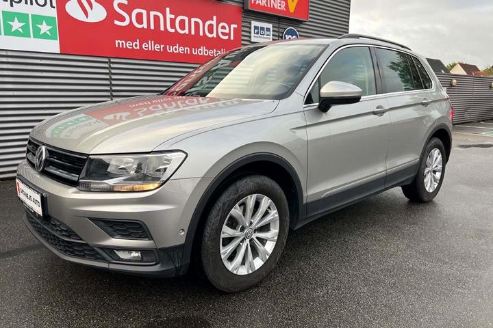 Grå VW Tiguan fra 2018
