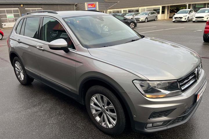 Grå VW Tiguan fra 2018