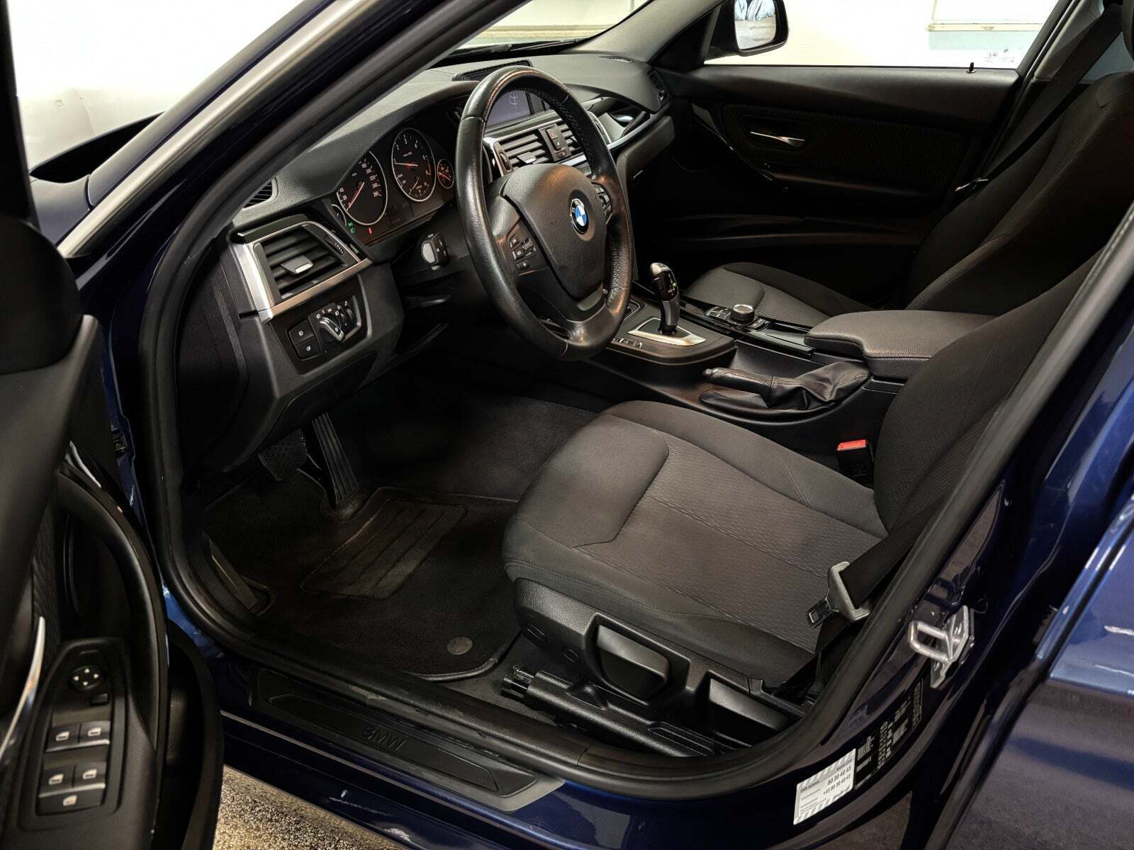 BMW 320d 2,0 Advantage aut.