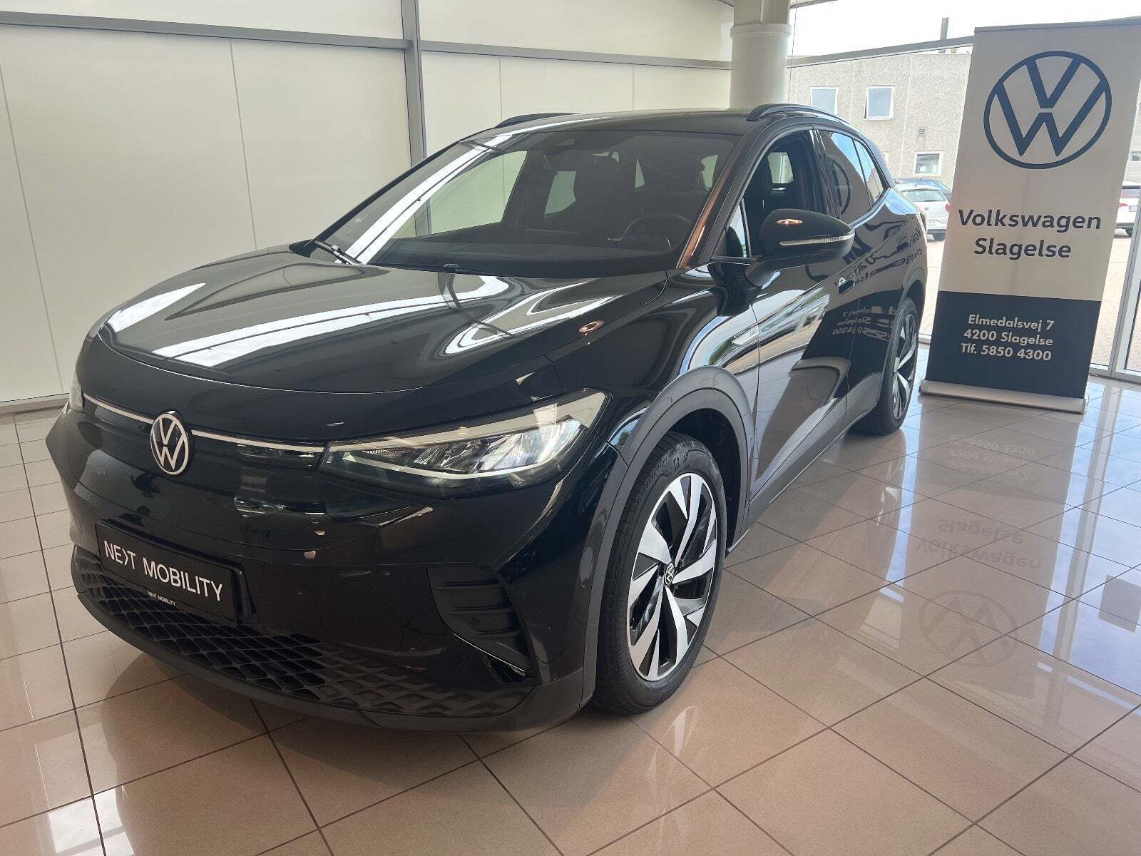 Sort VW ID.4 fra 2023 set udefra