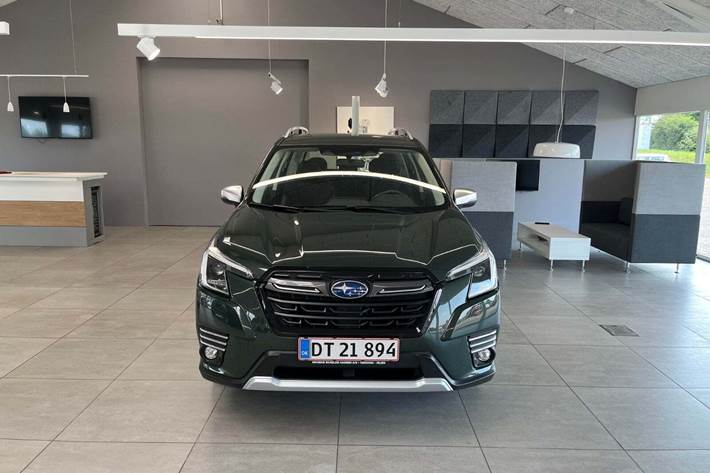 Grøn Subaru Forester fra 2022
