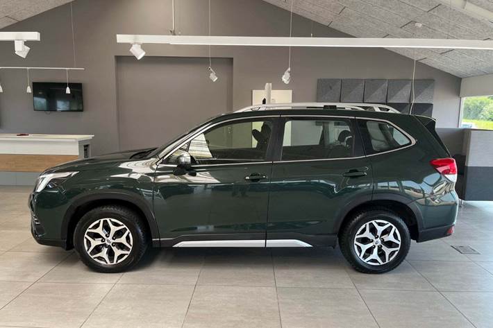 Grøn Subaru Forester fra 2022