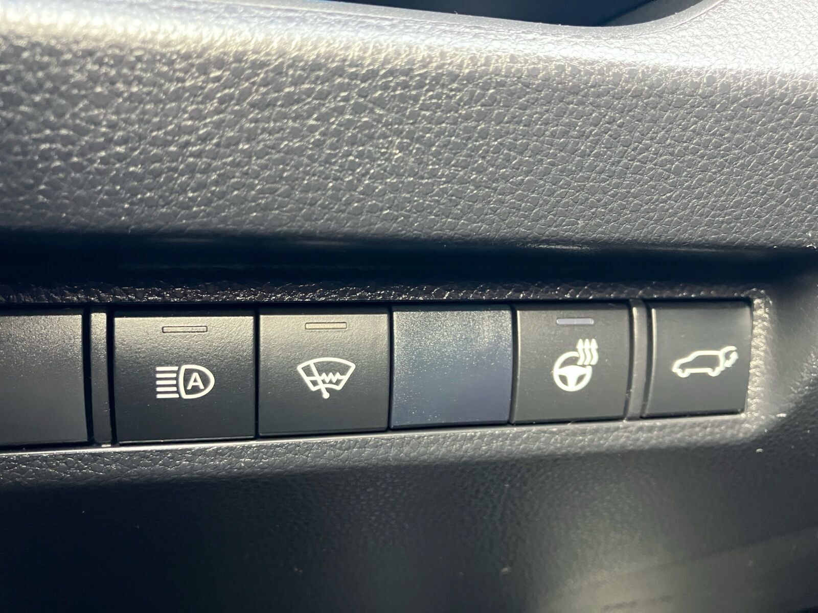 Hvid Toyota RAV4 fra 2019