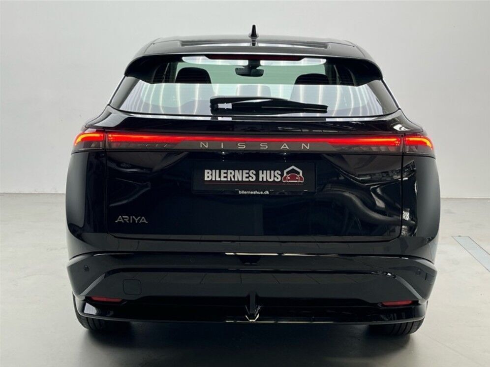 Sort Nissan Ariya fra 2024